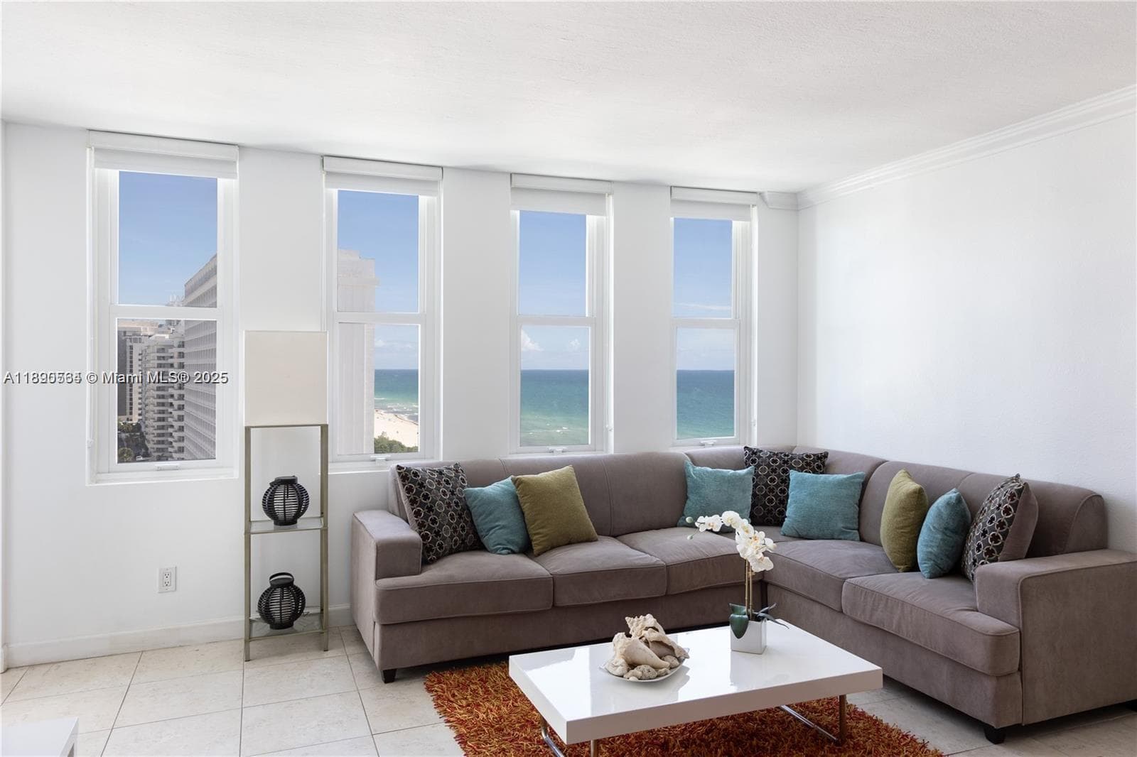 THE CARRIAGE HOUSE CONDO · #1111 in Miami Beach - Photo 17