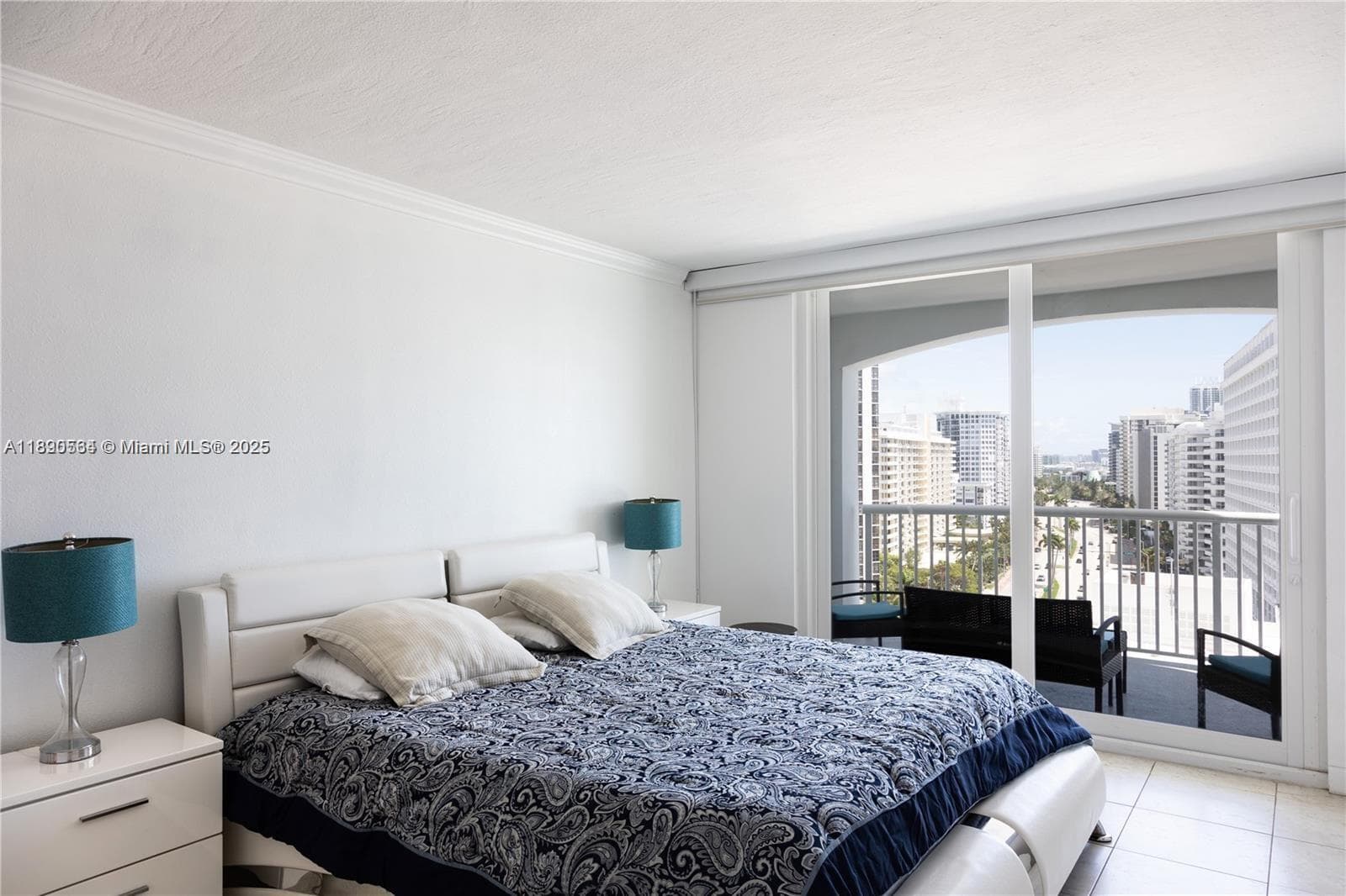 THE CARRIAGE HOUSE CONDO · #1111 in Miami Beach - Photo 18