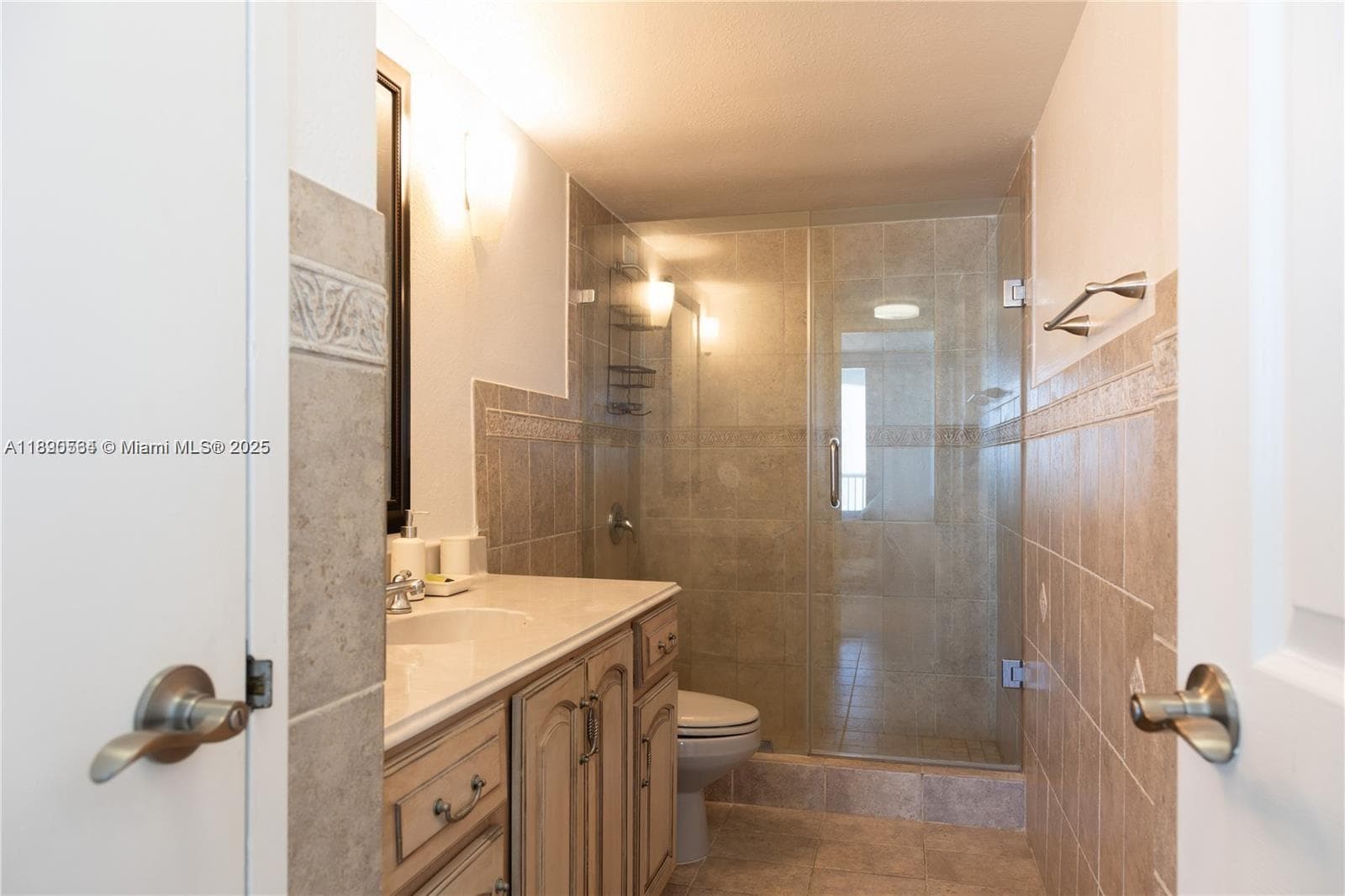 THE CARRIAGE HOUSE CONDO · #1111 in Miami Beach - Photo 21