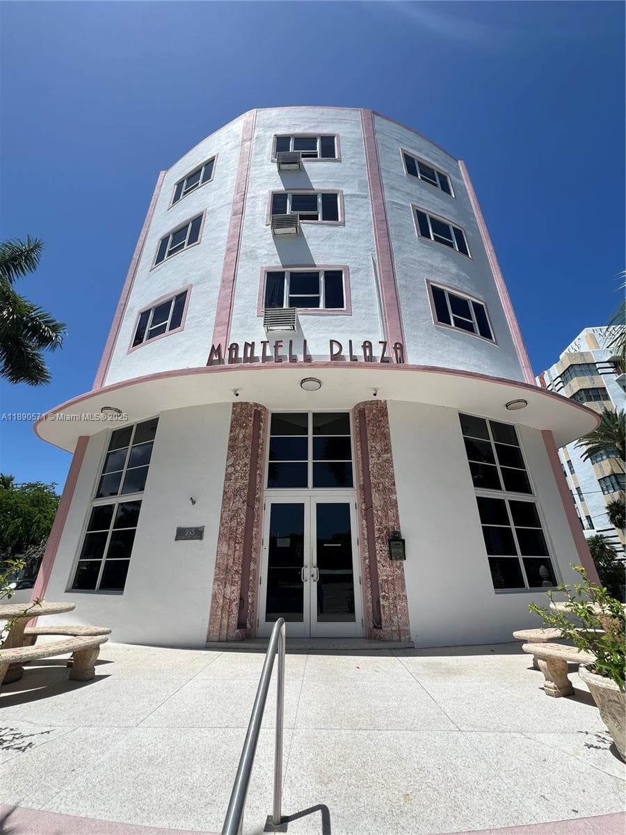 THE MANTELL CONDO · #405 in Miami Beach - Photo 9