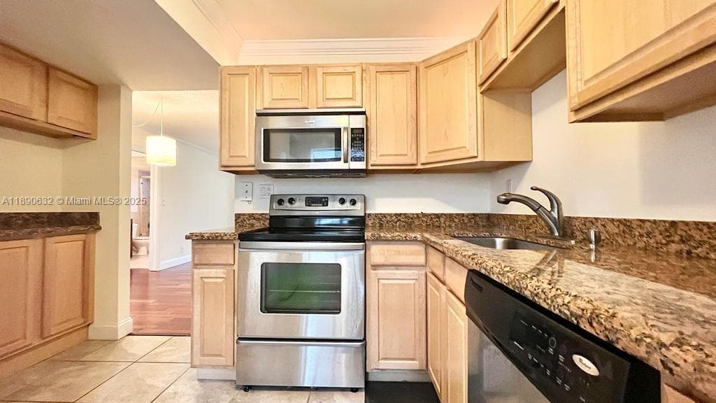 GARDENS NORTH SIX CONDO · #106 in Pompano Beach - Photo 14
