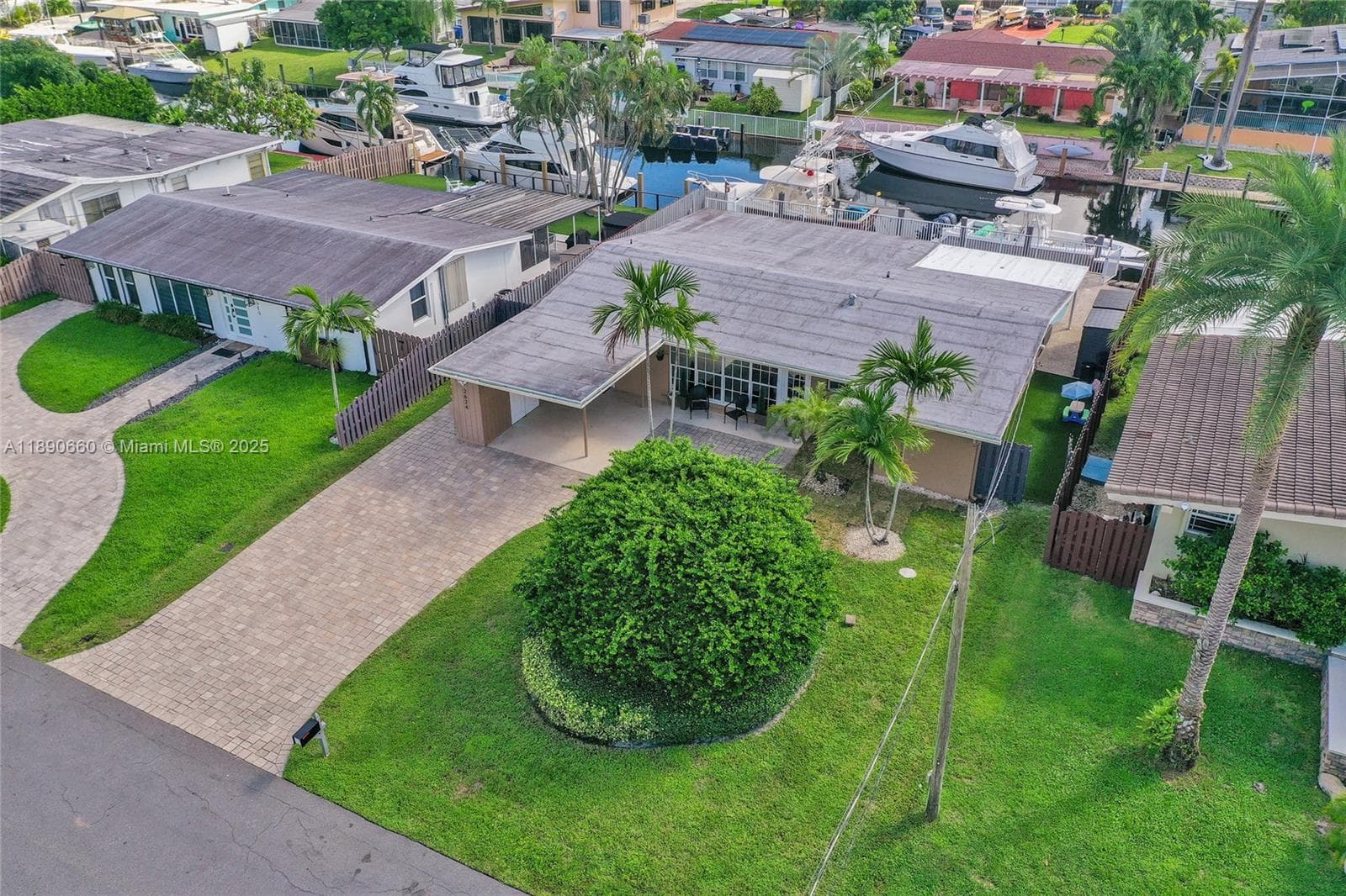 2624 Nassau Ln photo 2