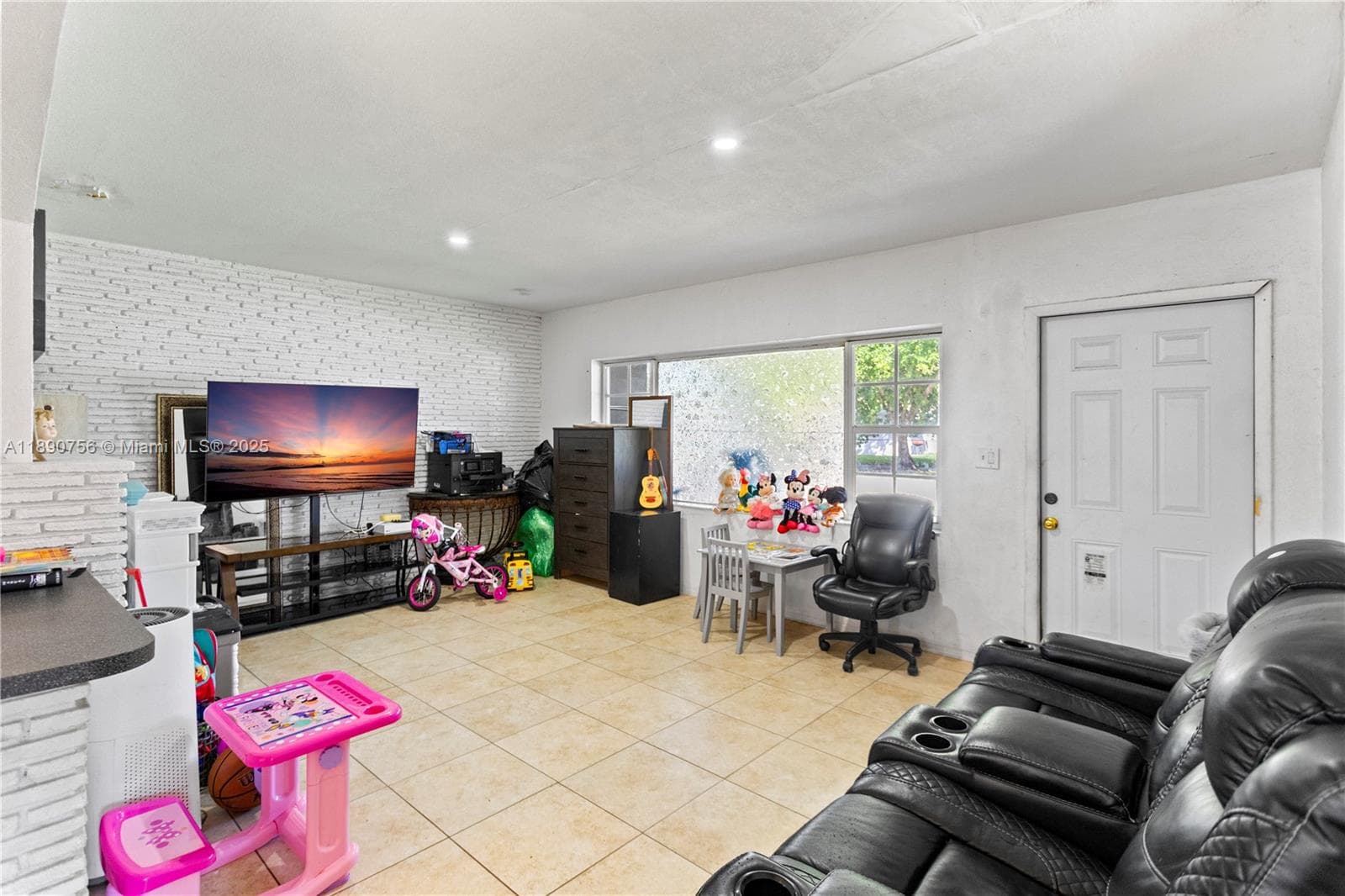 5724 Mckinley St photo 7
