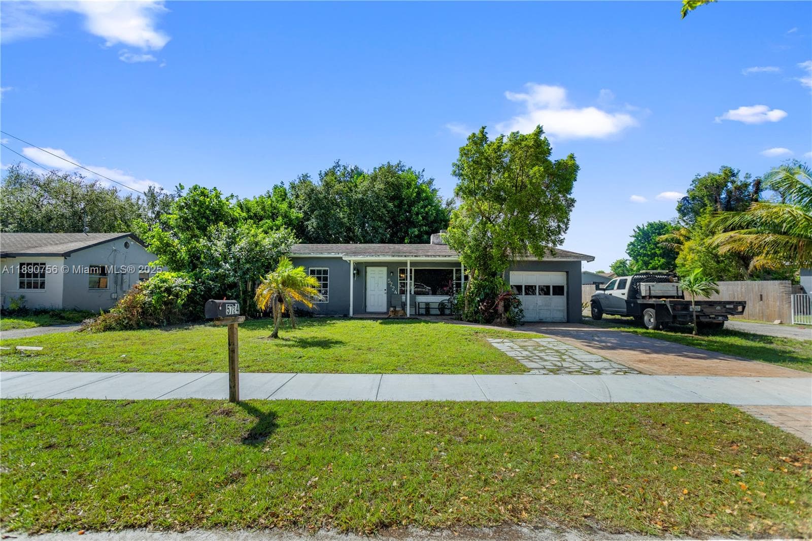 5724 Mckinley St photo 3