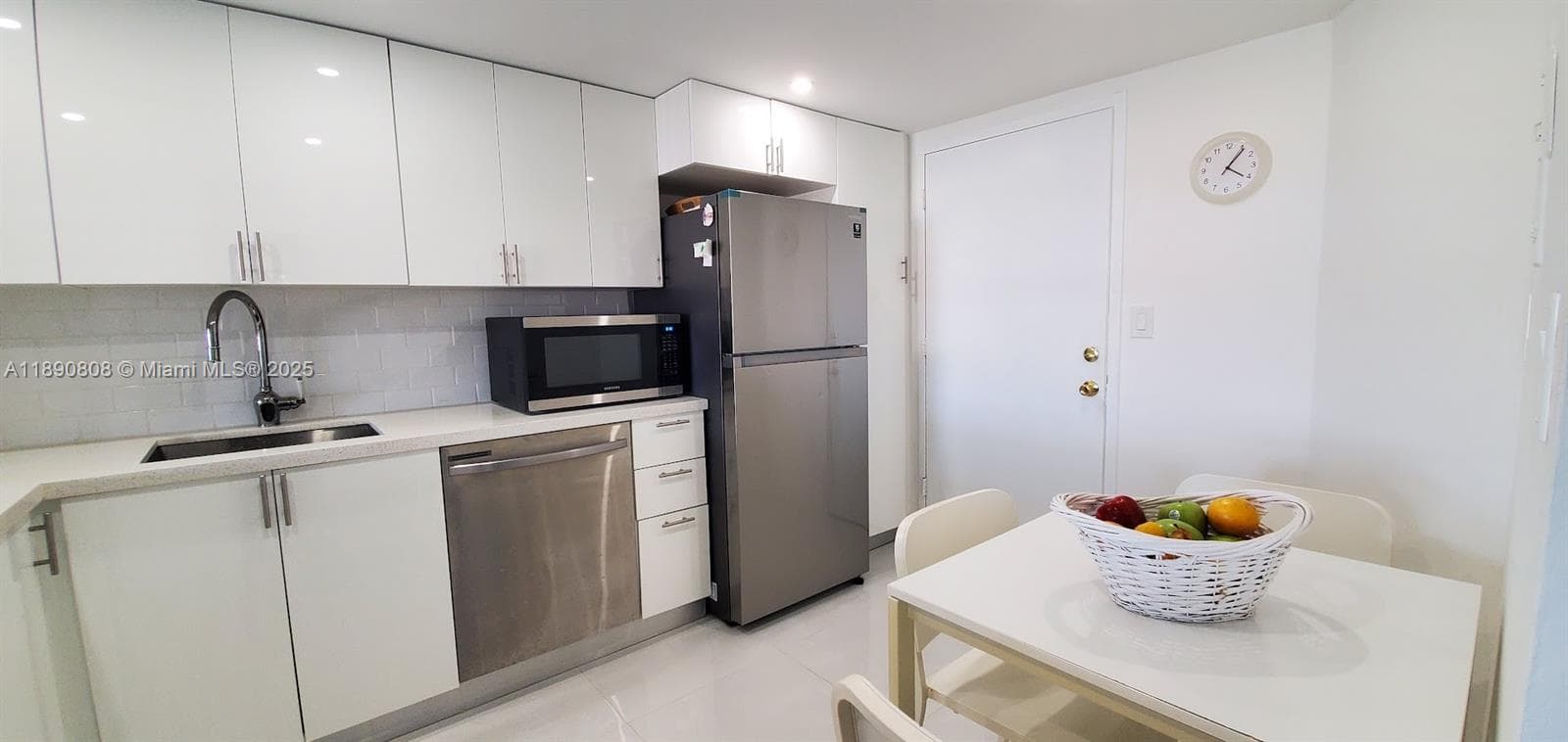 BUCKLEY TOWERS · #202E in Miami - Photo 9