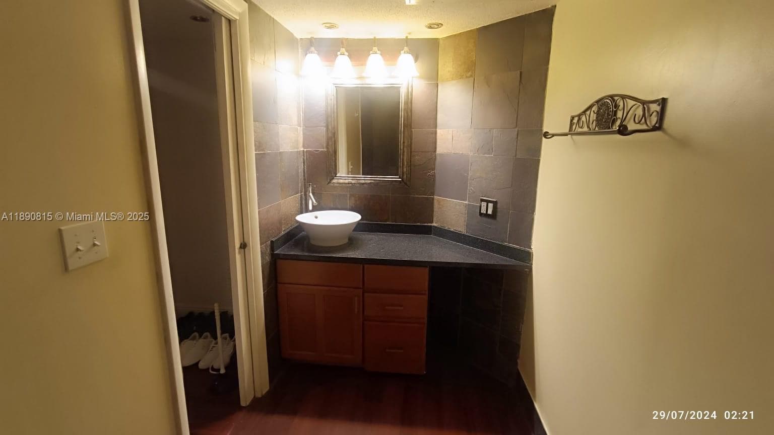 LAKEVIEW CLUB CONDO · #309 in Oakland Park - Photo 3