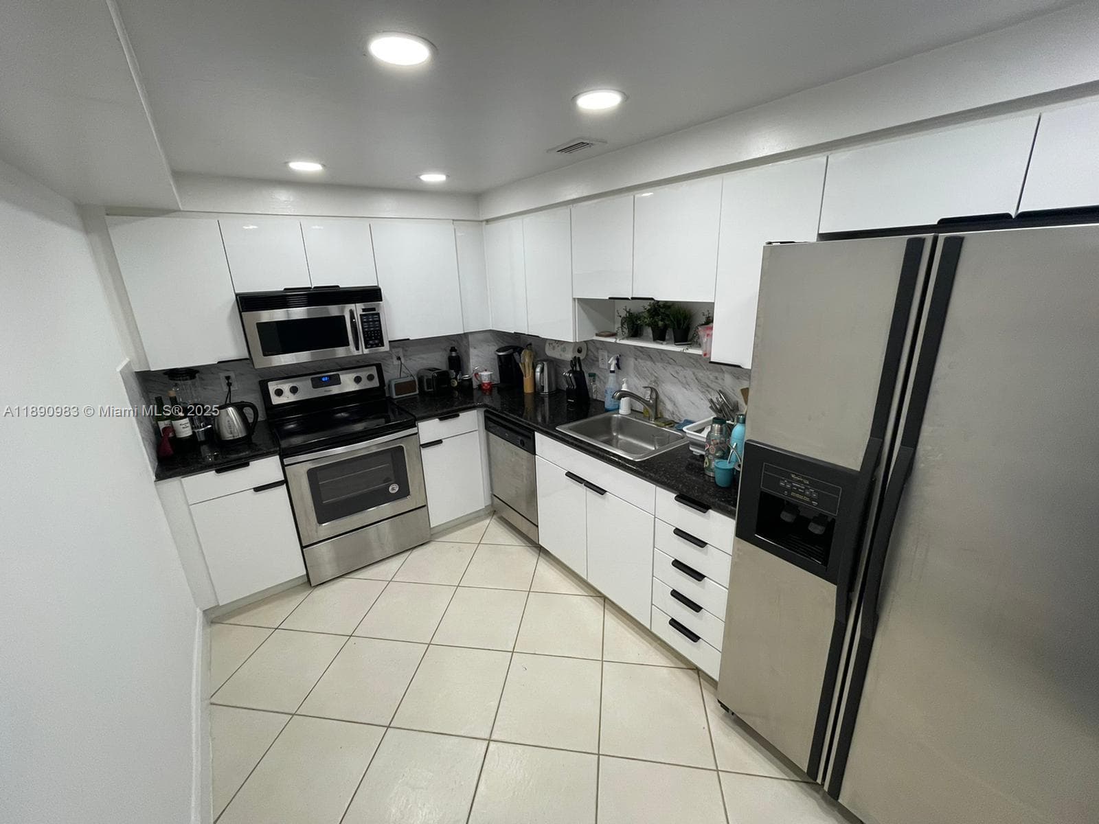 ISLAND POINTE CONDO · #3M in Bay Harbor Islands - Photo 8