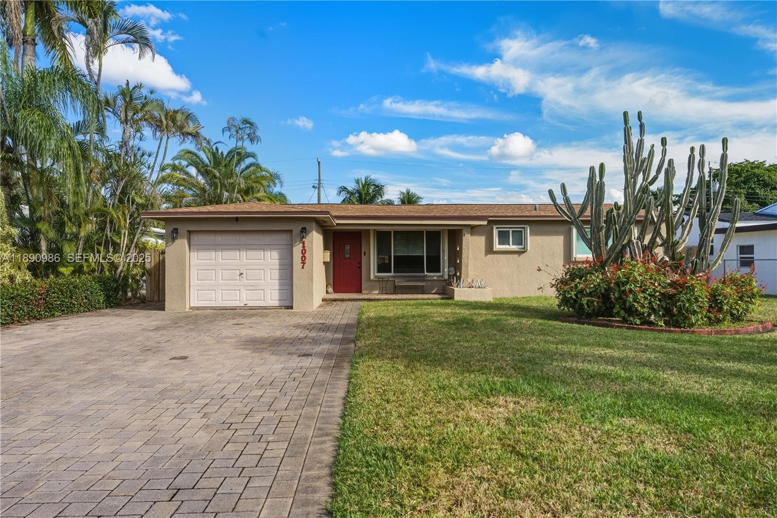 1007 N Golf Dr photo 1
