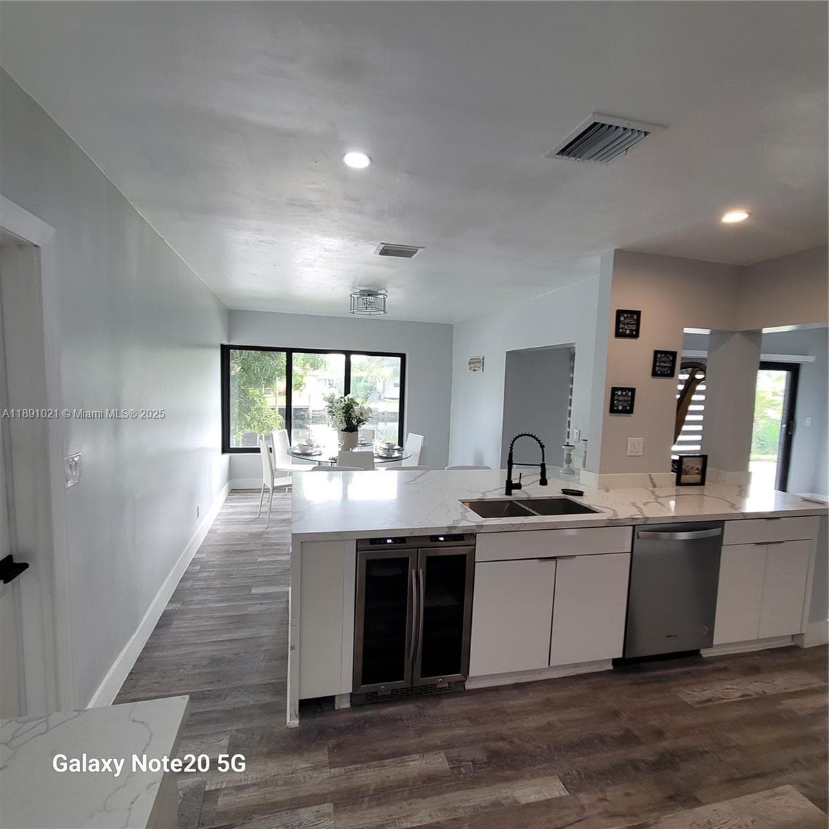 2856 NW 10th Ave photo 40