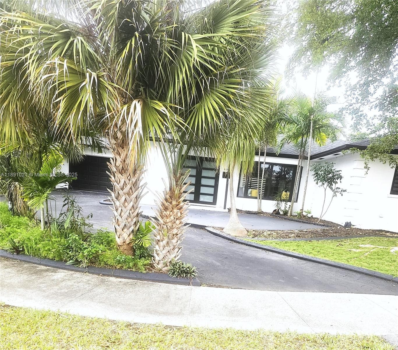 2856 NW 10th Ave photo 8
