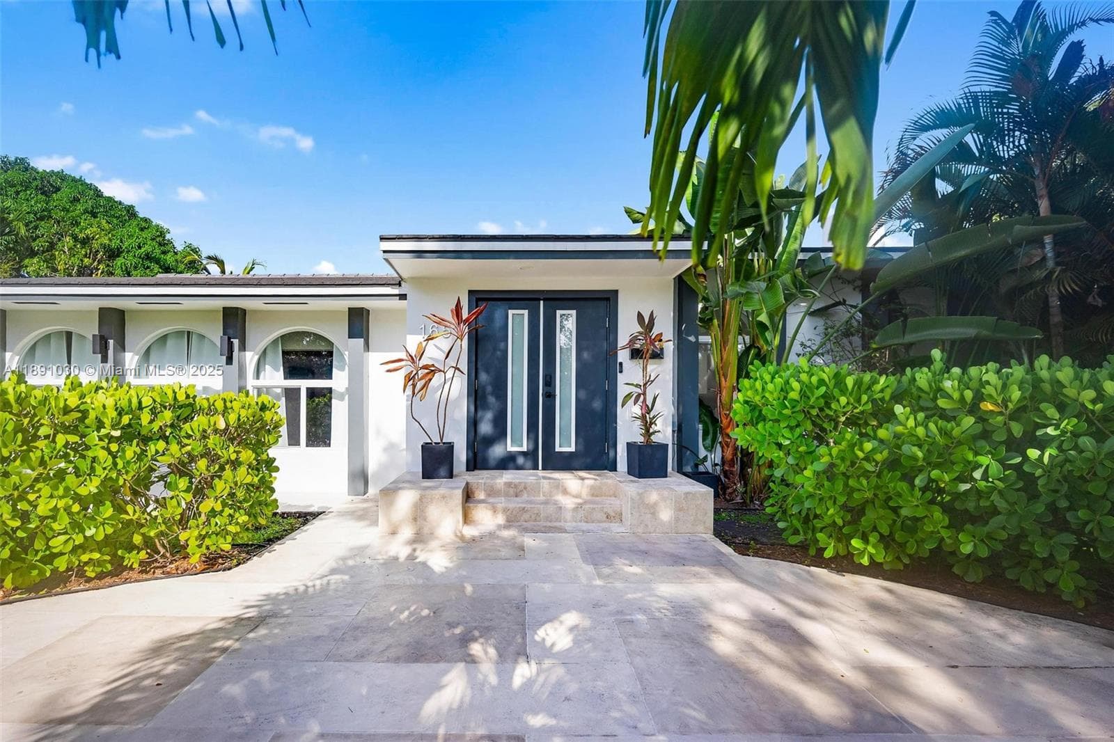 1651 SW 13th Ave photo 3