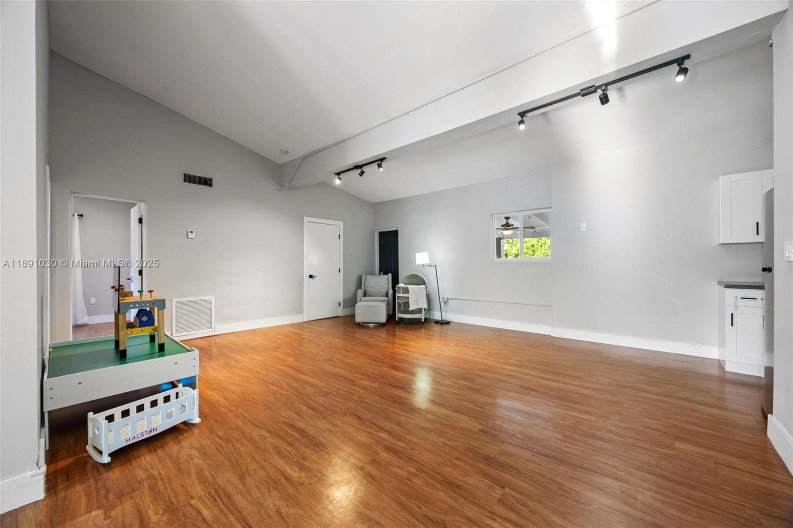 1651 SW 13th Ave photo 60
