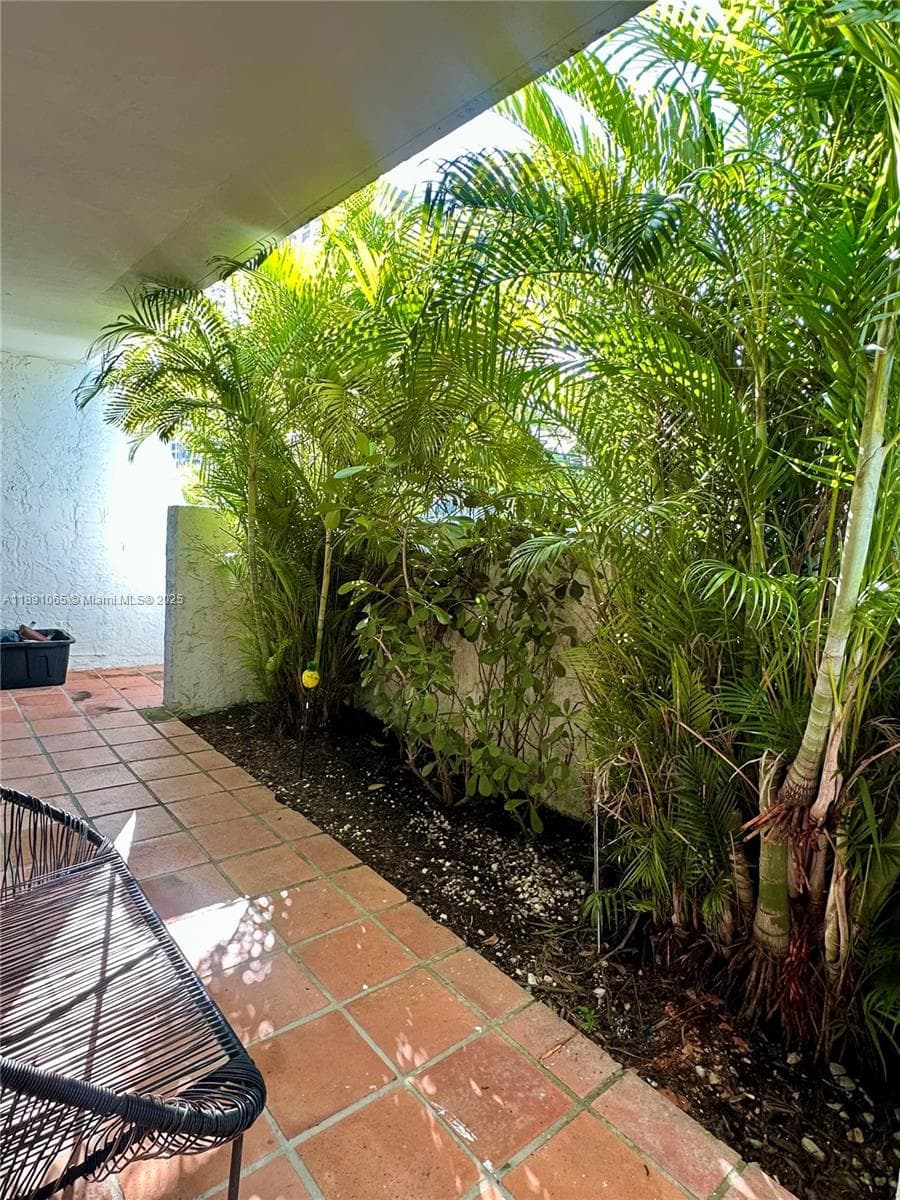 Cricket Clubhouse · #102 in Miami - Photo 3