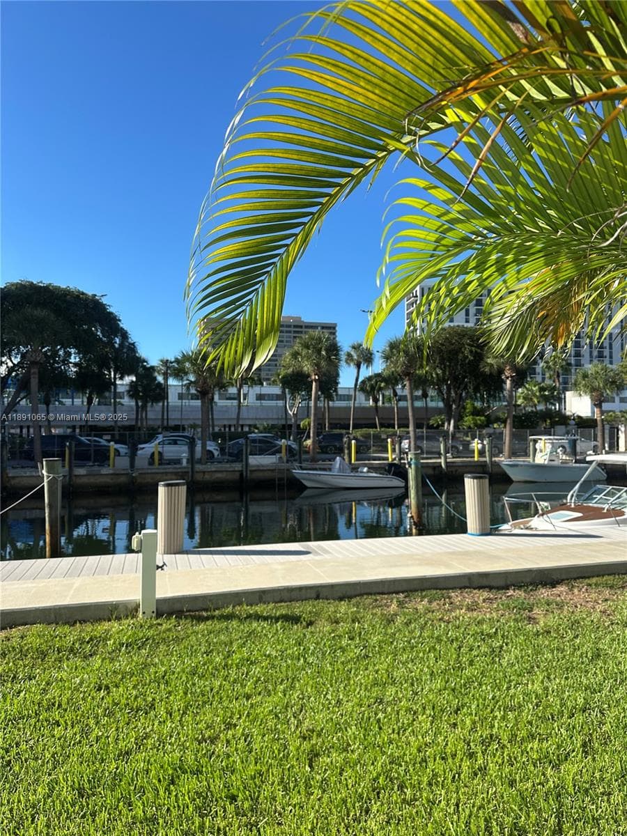 Cricket Clubhouse · #102 in Miami - Photo 1