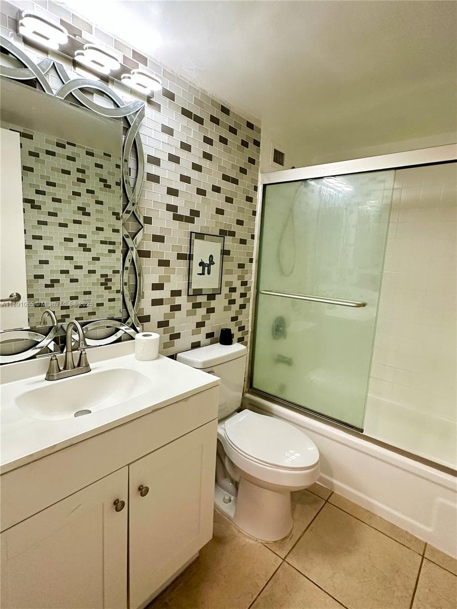 Cricket Clubhouse · #102 in Miami - Photo 18