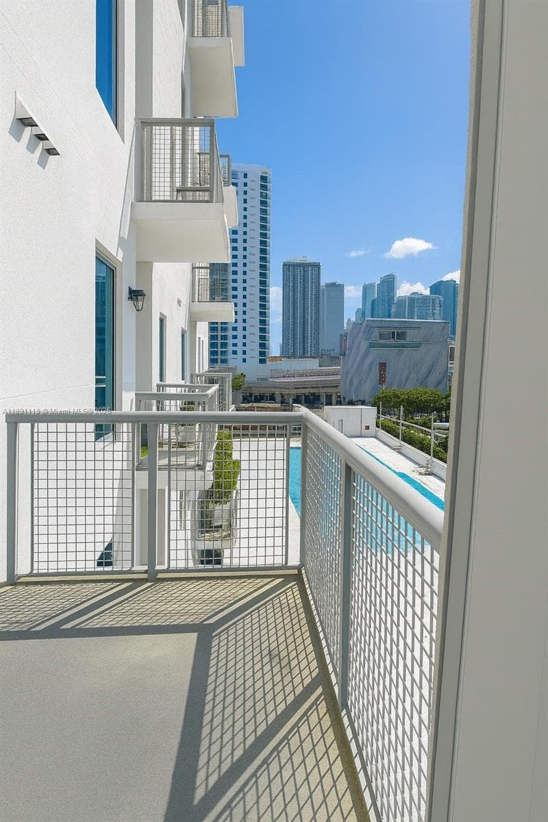 NEO CONDO · #811 in Miami - Photo 4