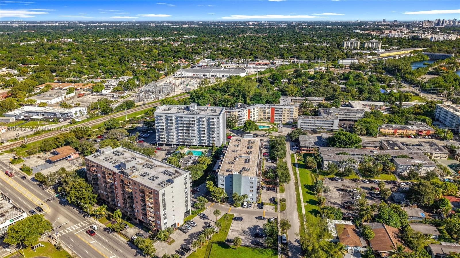 THREE HORIZONS EAST CONDO · #105 in North Miami - Photo 40