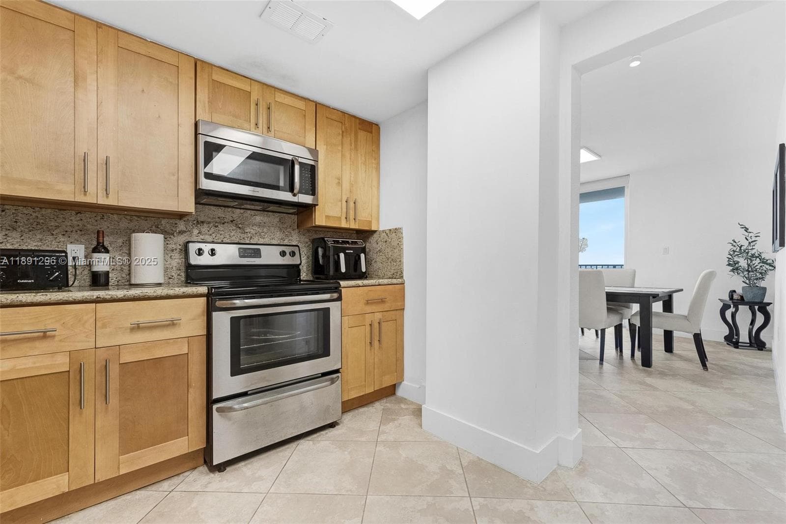 Regency Condominium · #11B in Miami Beach - Photo 23