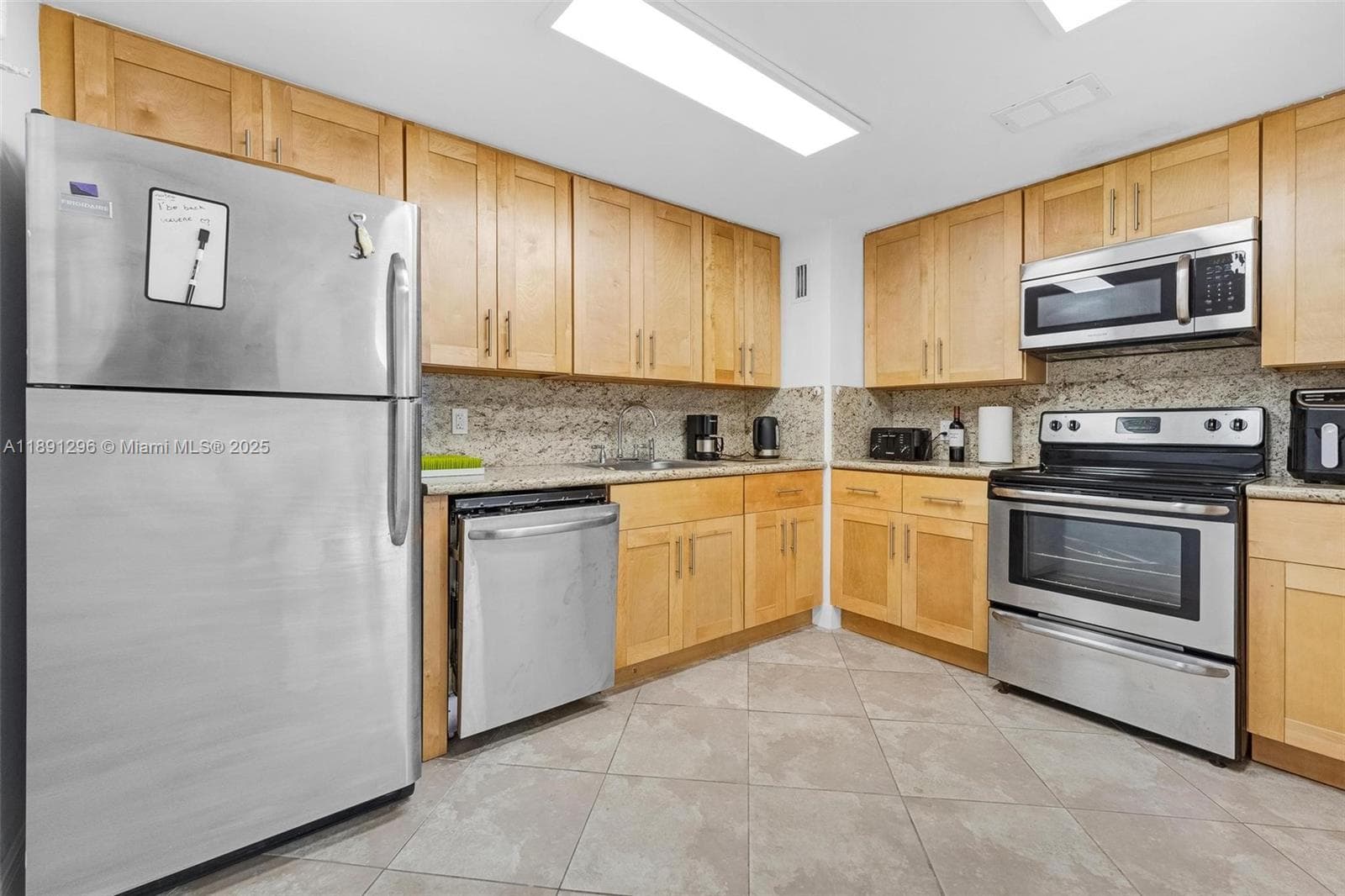 Regency Condominium · #11B in Miami Beach - Photo 22