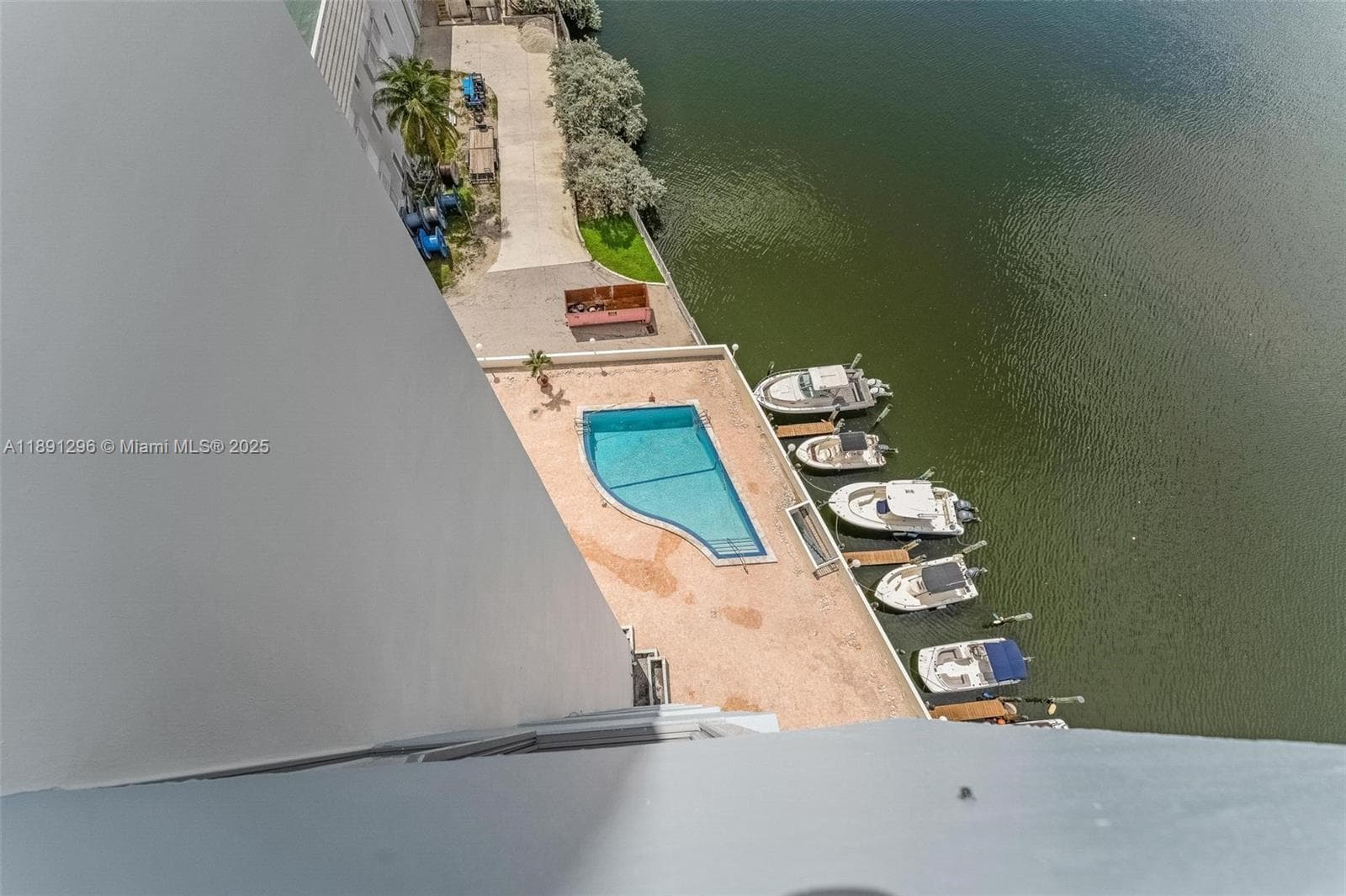 Regency Condominium · #11B in Miami Beach - Photo 28