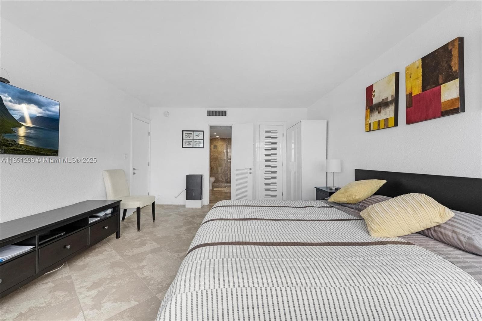 Regency Condominium · #11B in Miami Beach - Photo 9