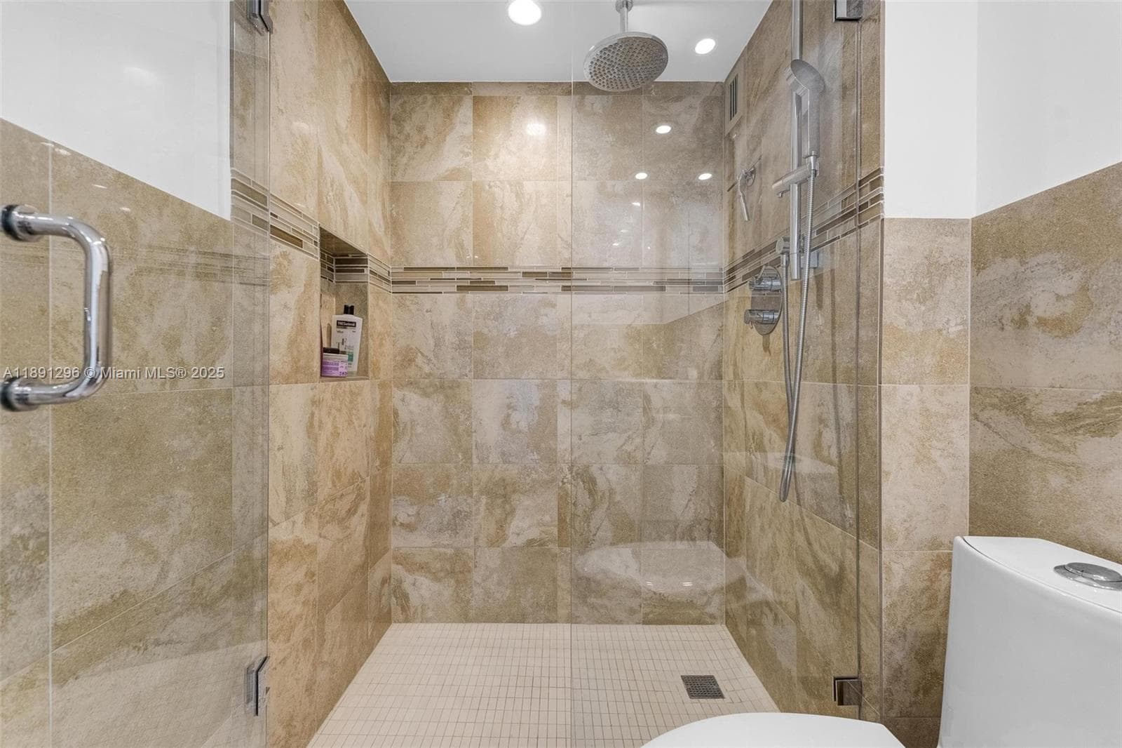 Regency Condominium · #11B in Miami Beach - Photo 15
