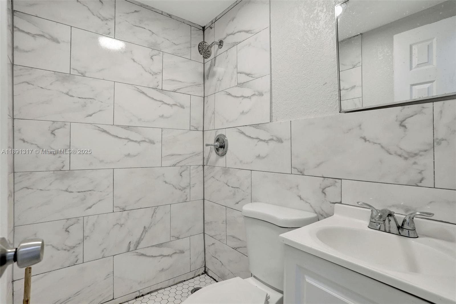 Studio full bathroom