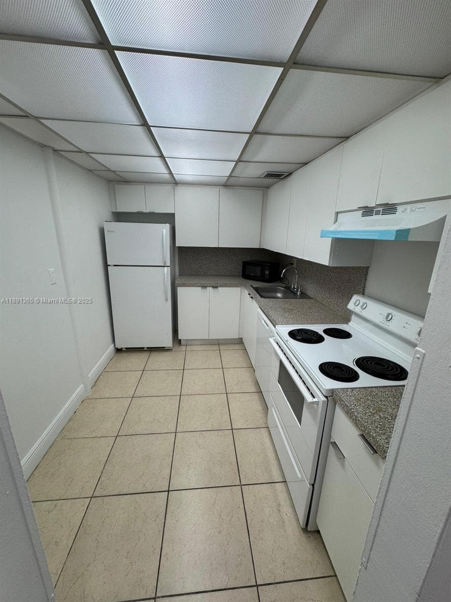 BAYVIEW PALMS CONDO · #333 in North Miami - Photo 2