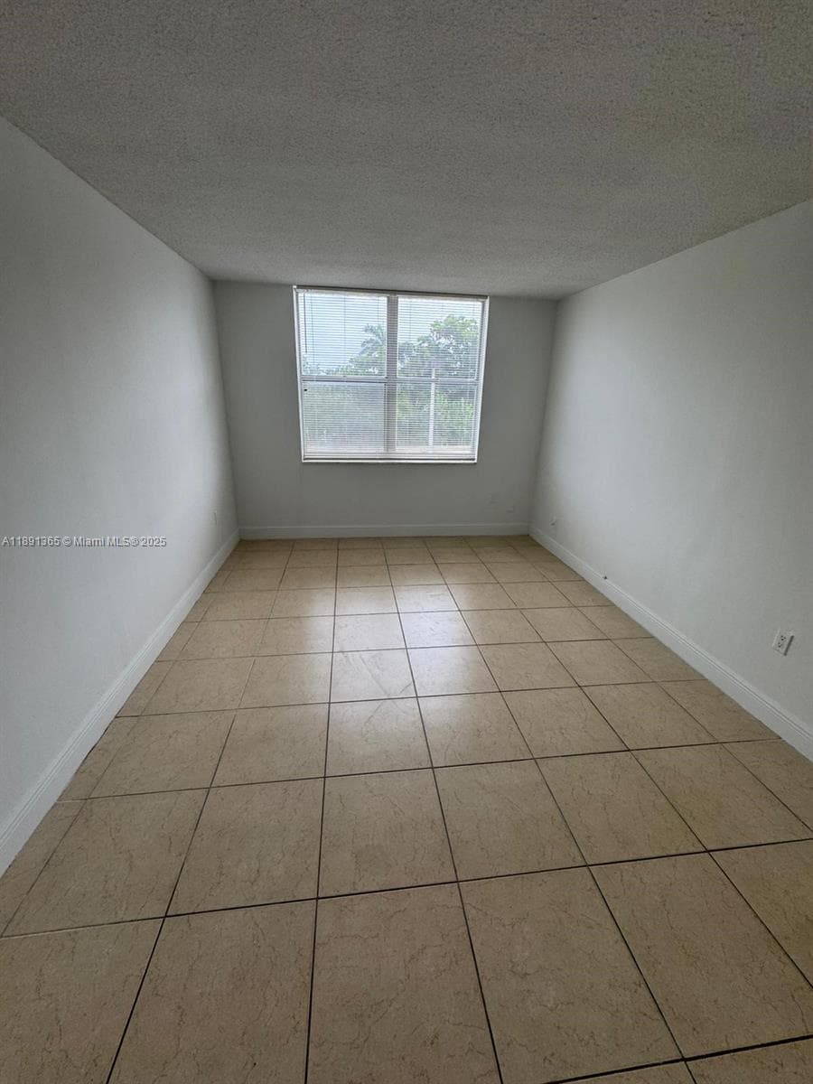 BAYVIEW PALMS CONDO · #333 in North Miami - Photo 6