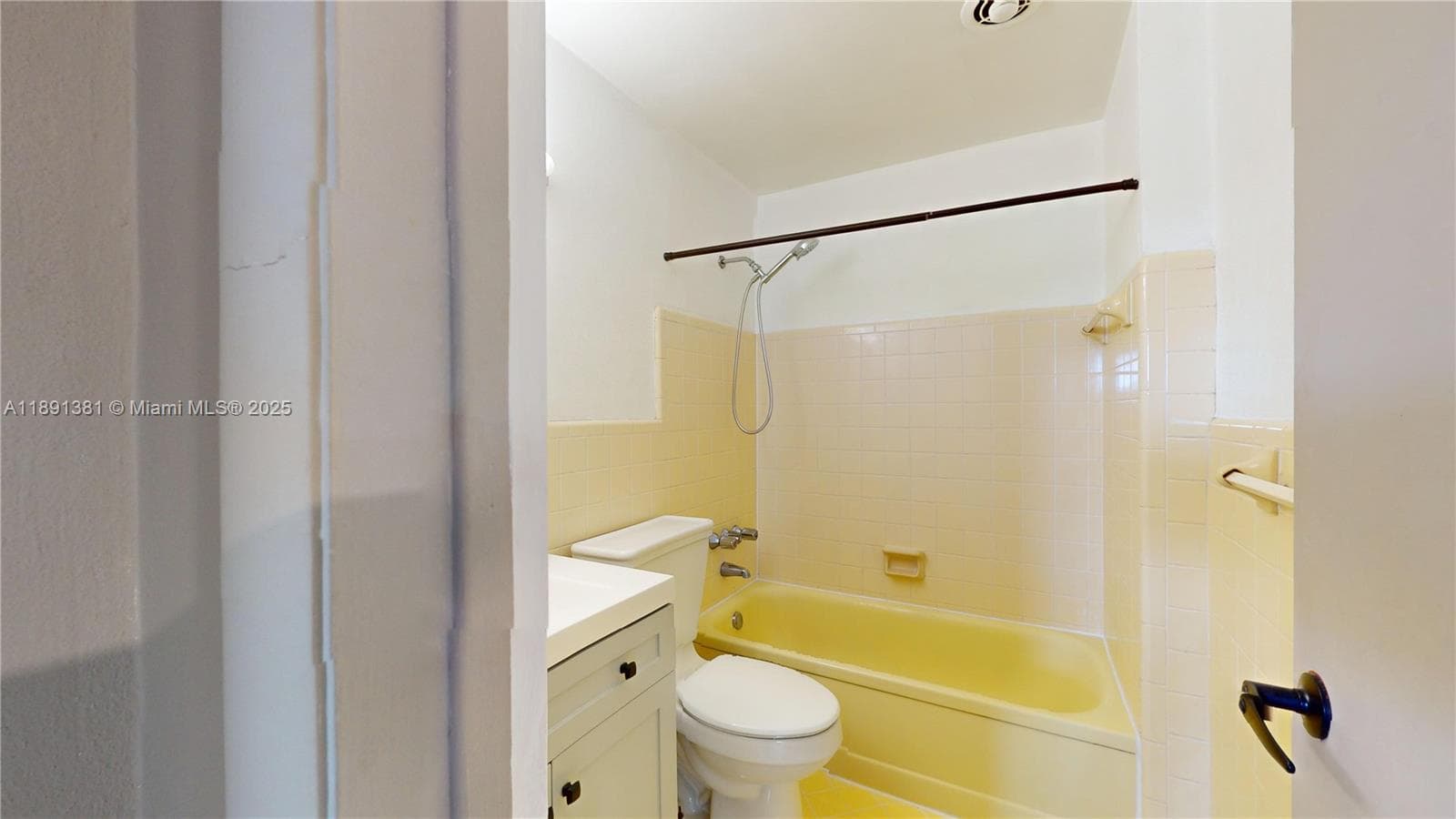 Keystone Arms Condo · #303 in North Miami - Photo 7