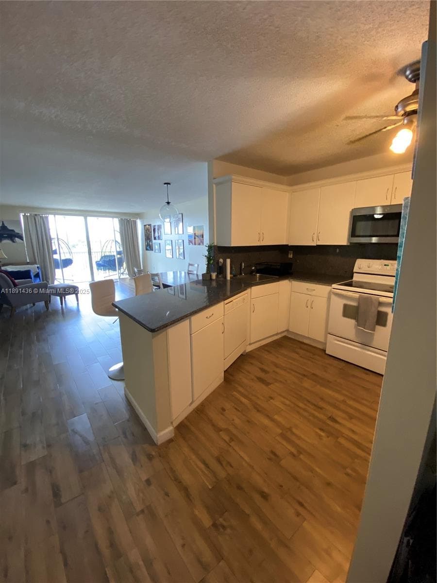 JADE WINDS · #413-1 in Miami - Photo 16
