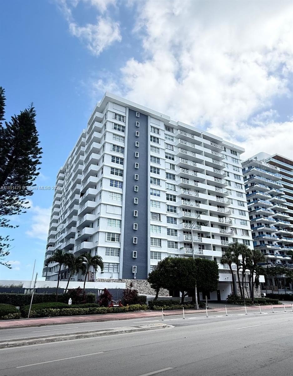 Corinthian Condo · #7B in Miami Beach - Photo 1