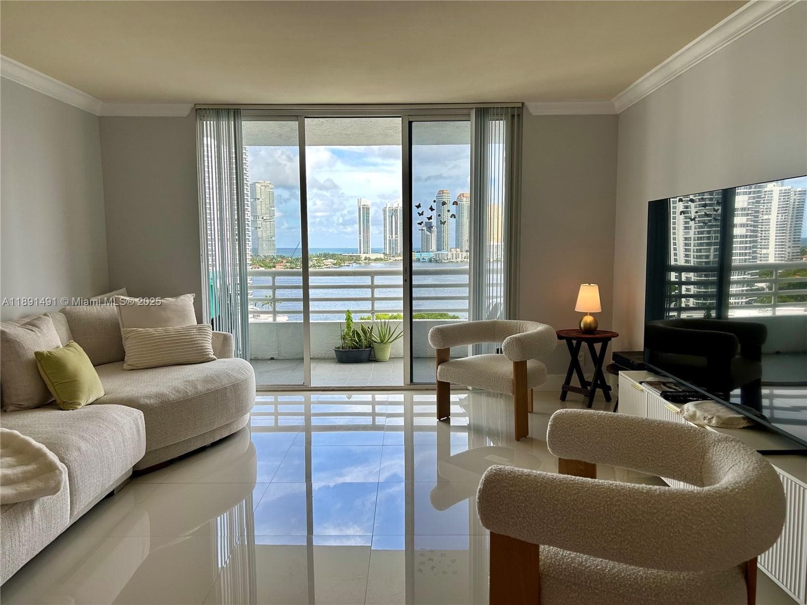 PARC CENTRAL AVENTURA EAS · #1517 in Aventura - Photo 2