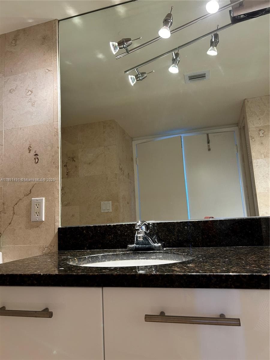 PARC CENTRAL AVENTURA EAS · #1517 in Aventura - Photo 17