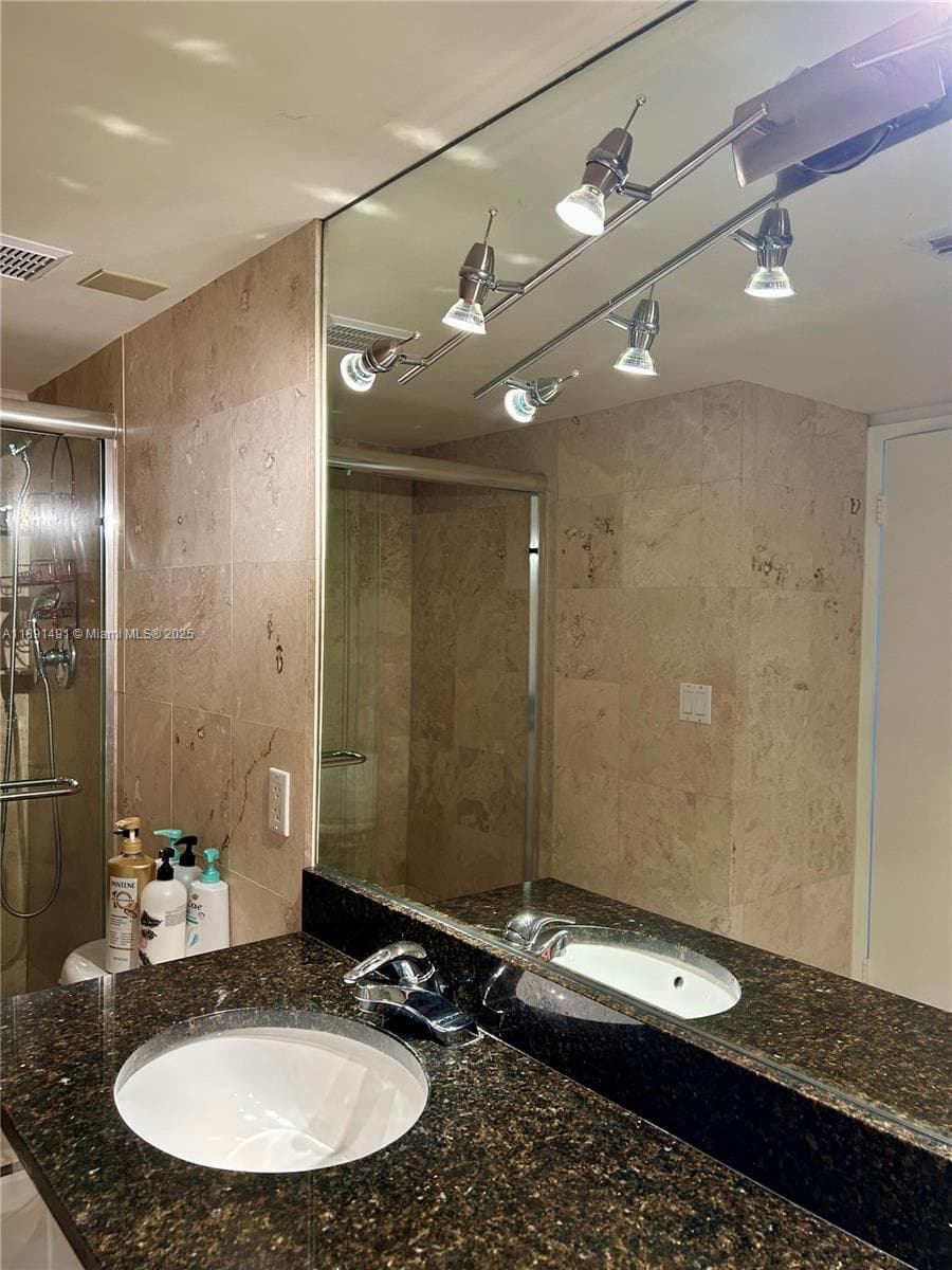 PARC CENTRAL AVENTURA EAS · #1517 in Aventura - Photo 16