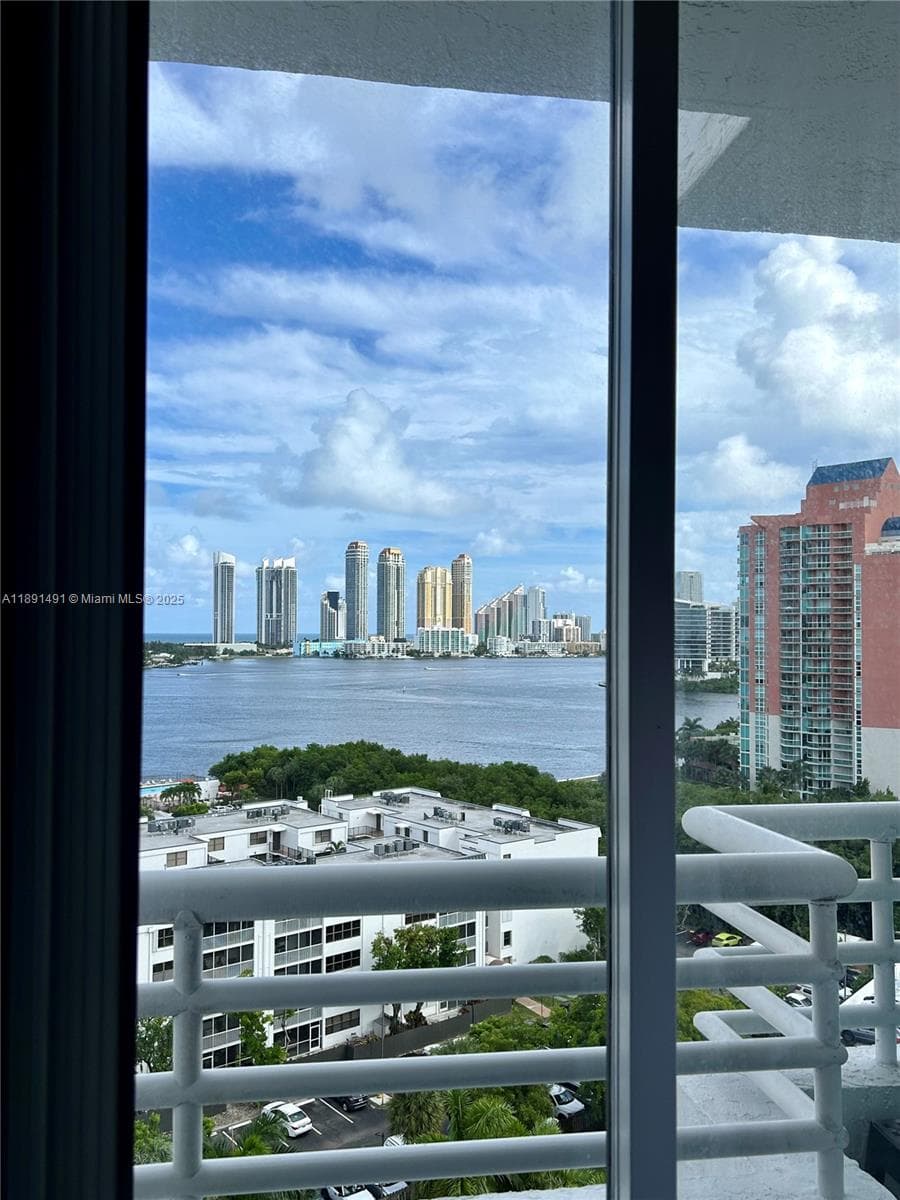 PARC CENTRAL AVENTURA EAS · #1517 in Aventura - Photo 14