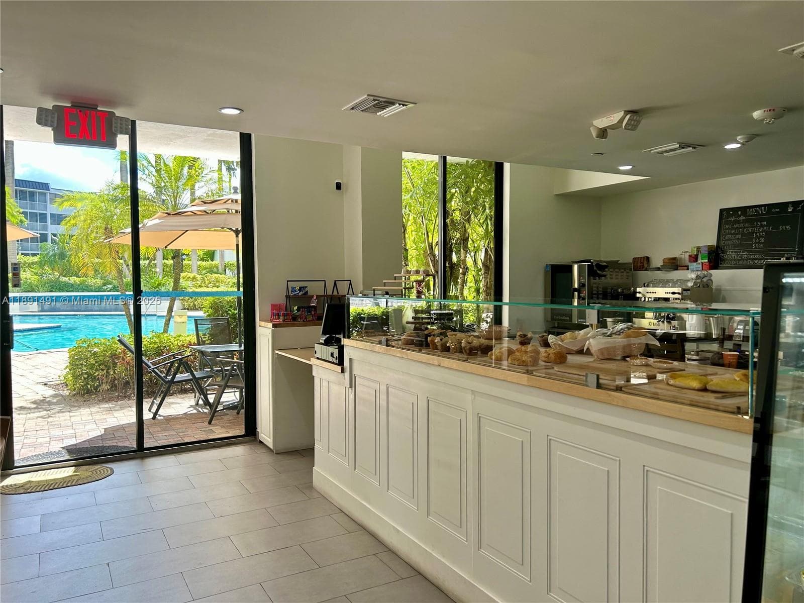 Mini Market / Cafe