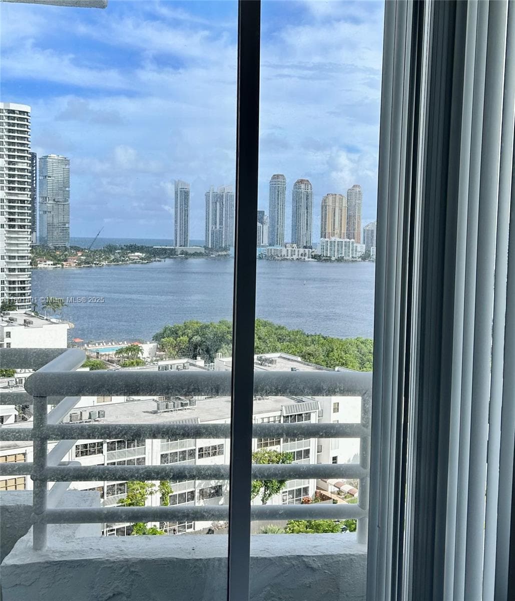 PARC CENTRAL AVENTURA EAS · #1517 in Aventura - Photo 19