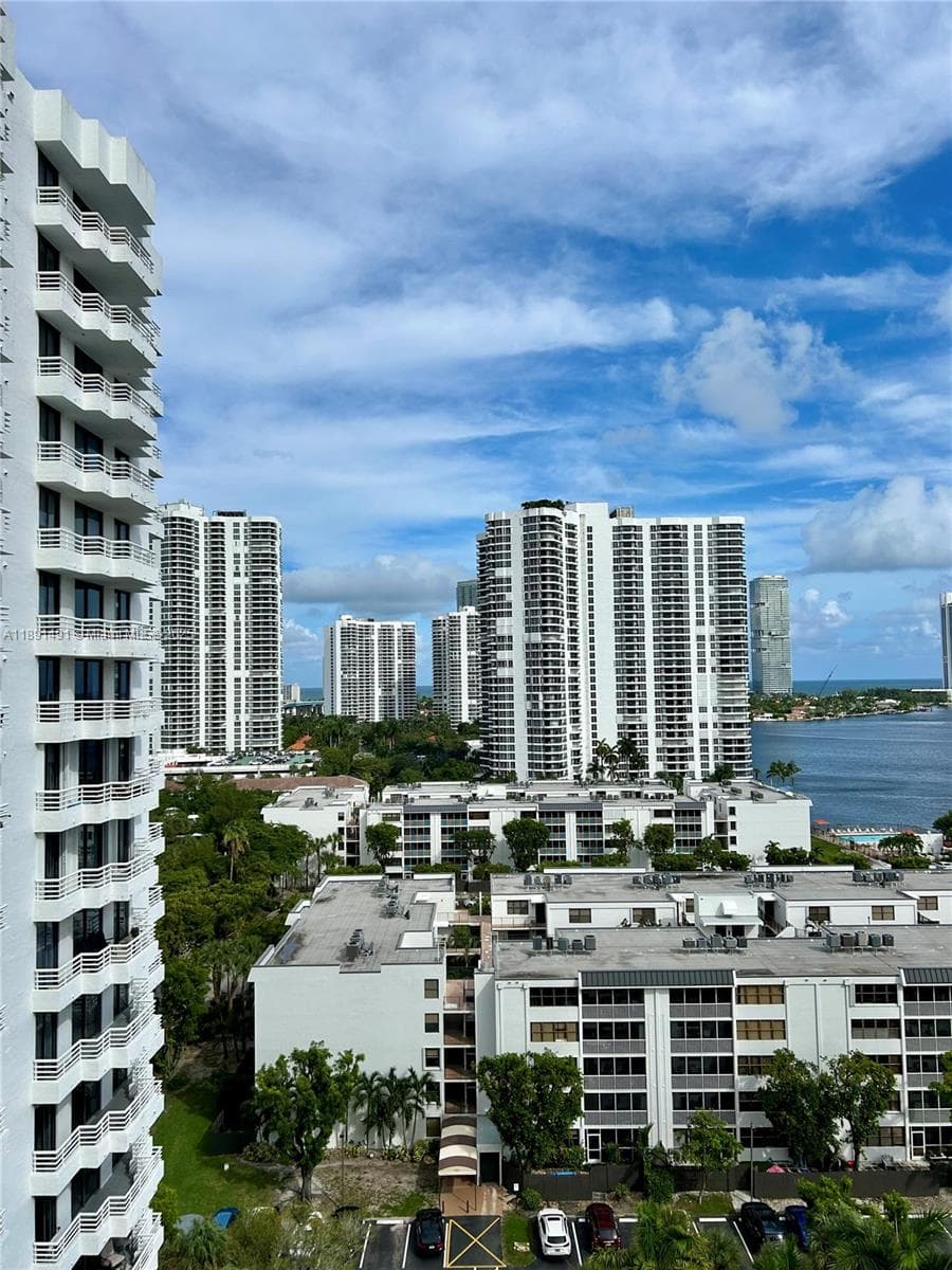 PARC CENTRAL AVENTURA EAS · #1517 in Aventura - Photo 25