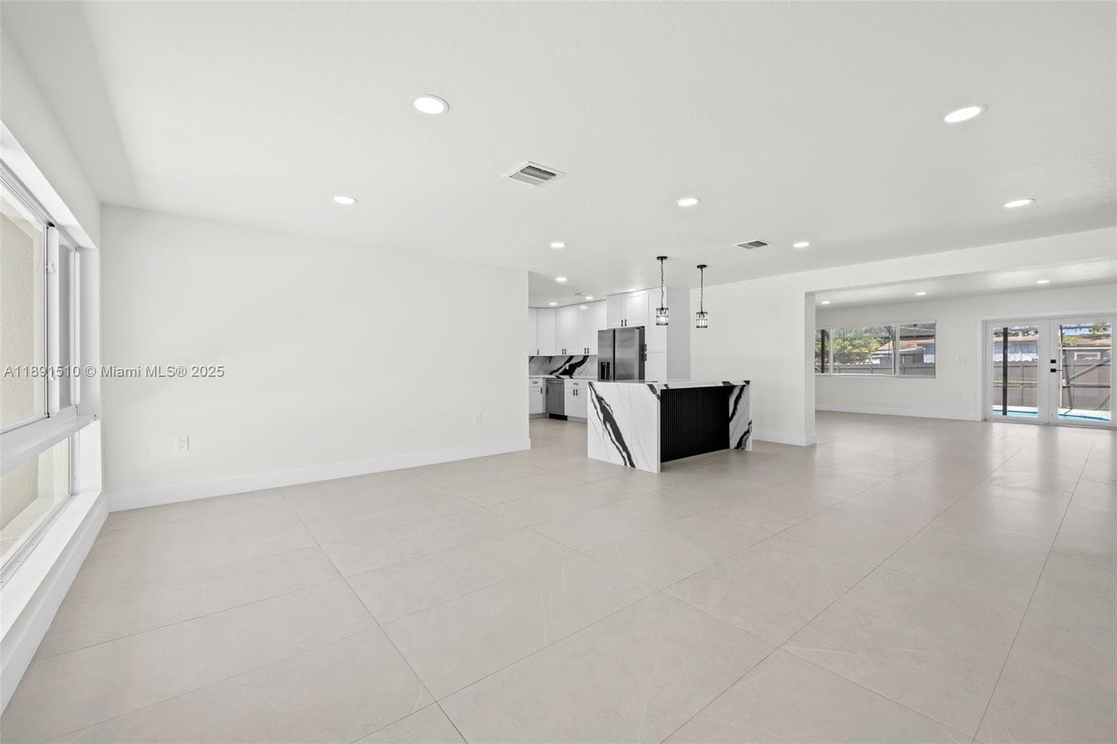 3333 Roosevelt St photo 16