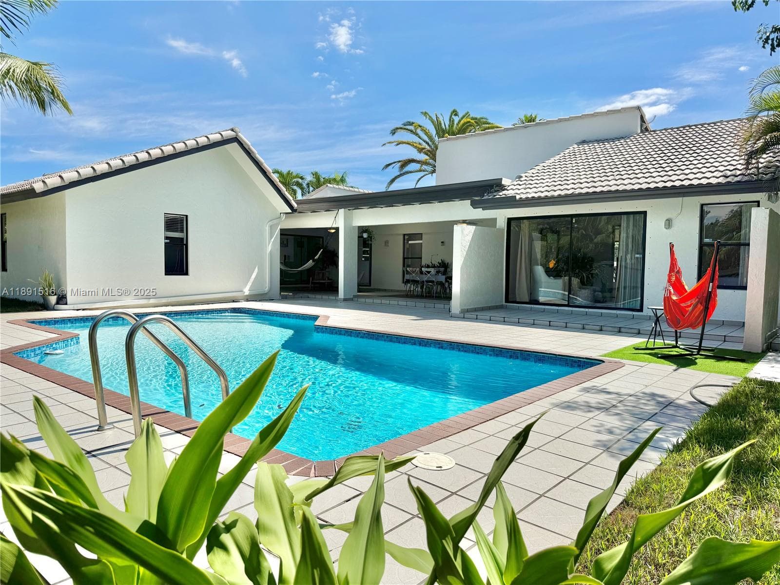 Oversized Pool and Garden