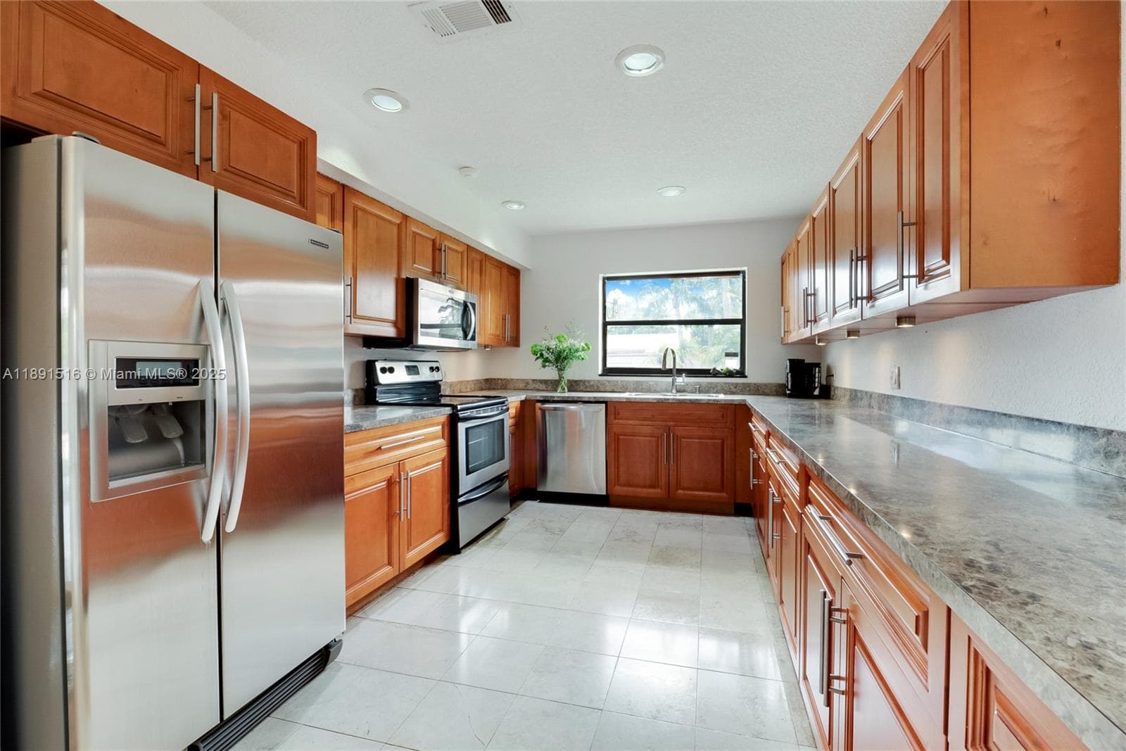 8345 SW 168th Ter photo 9
