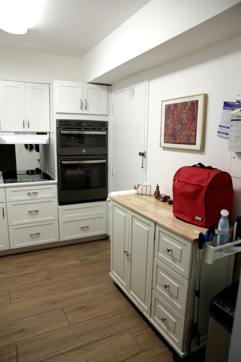 wall oven and microwave ..no more deep bending needed