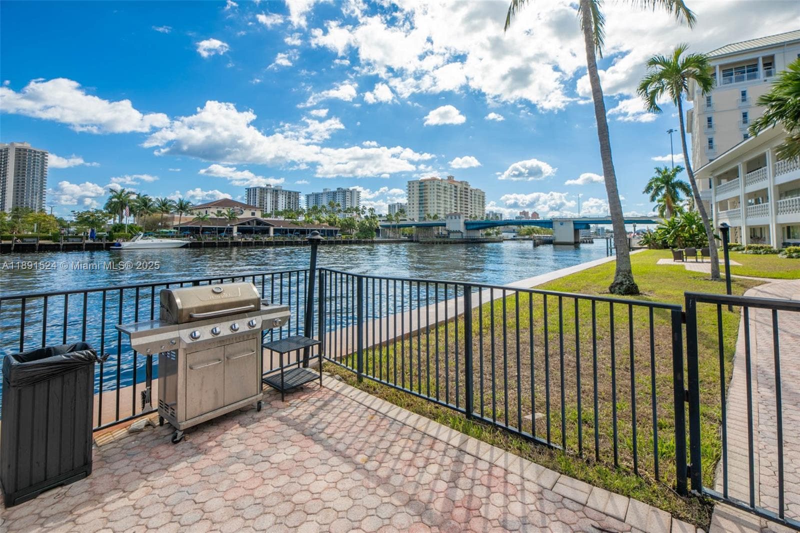 Waterside on the Intracoa · #221 in Fort Lauderdale - Photo 27