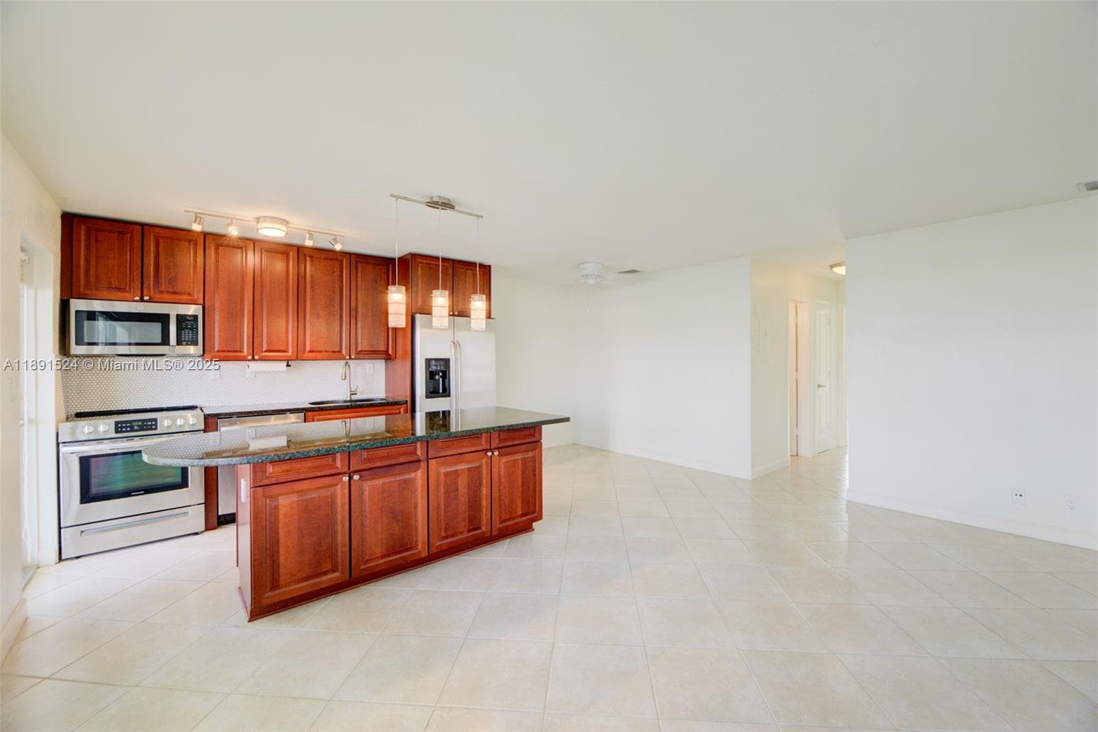 Waterside on the Intracoa · #221 in Fort Lauderdale - Photo 7
