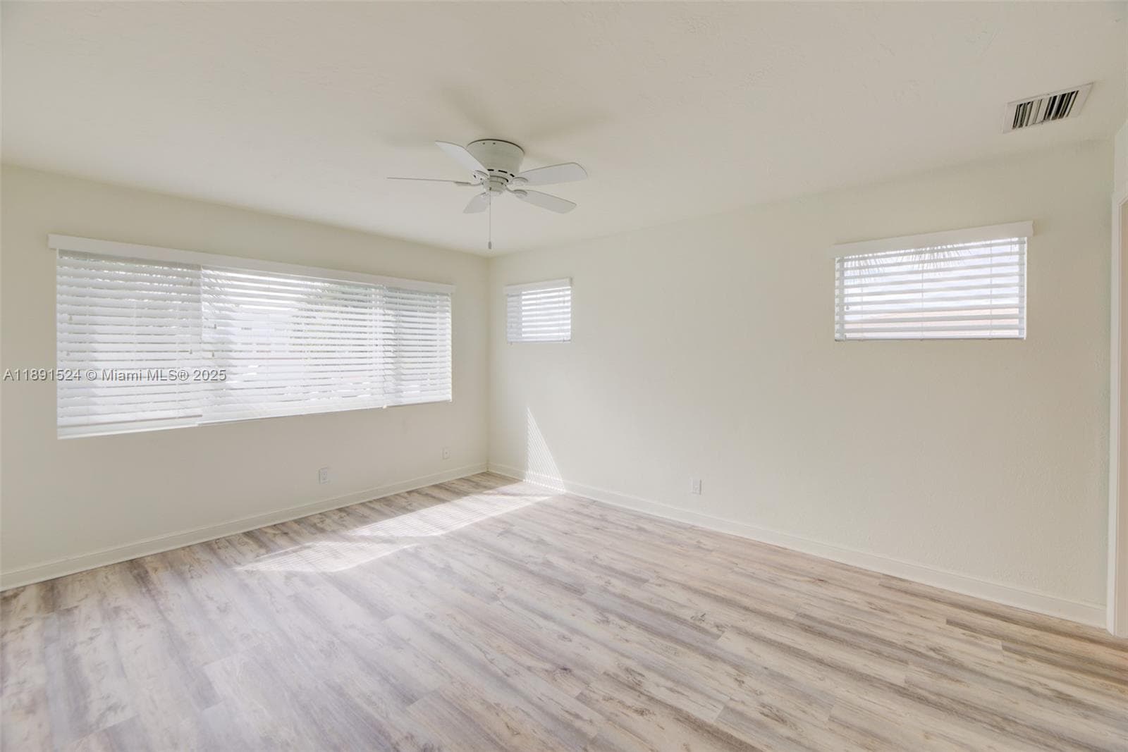 Waterside on the Intracoa · #221 in Fort Lauderdale - Photo 9