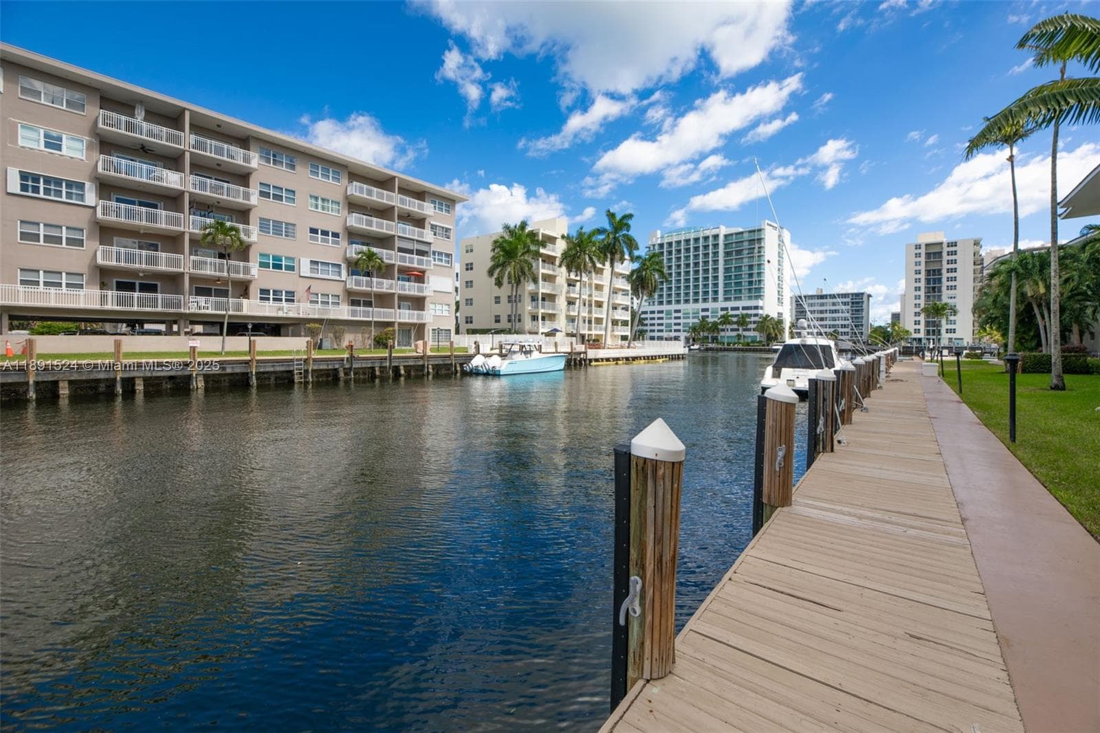 Waterside on the Intracoa · #221 in Fort Lauderdale - Photo 29