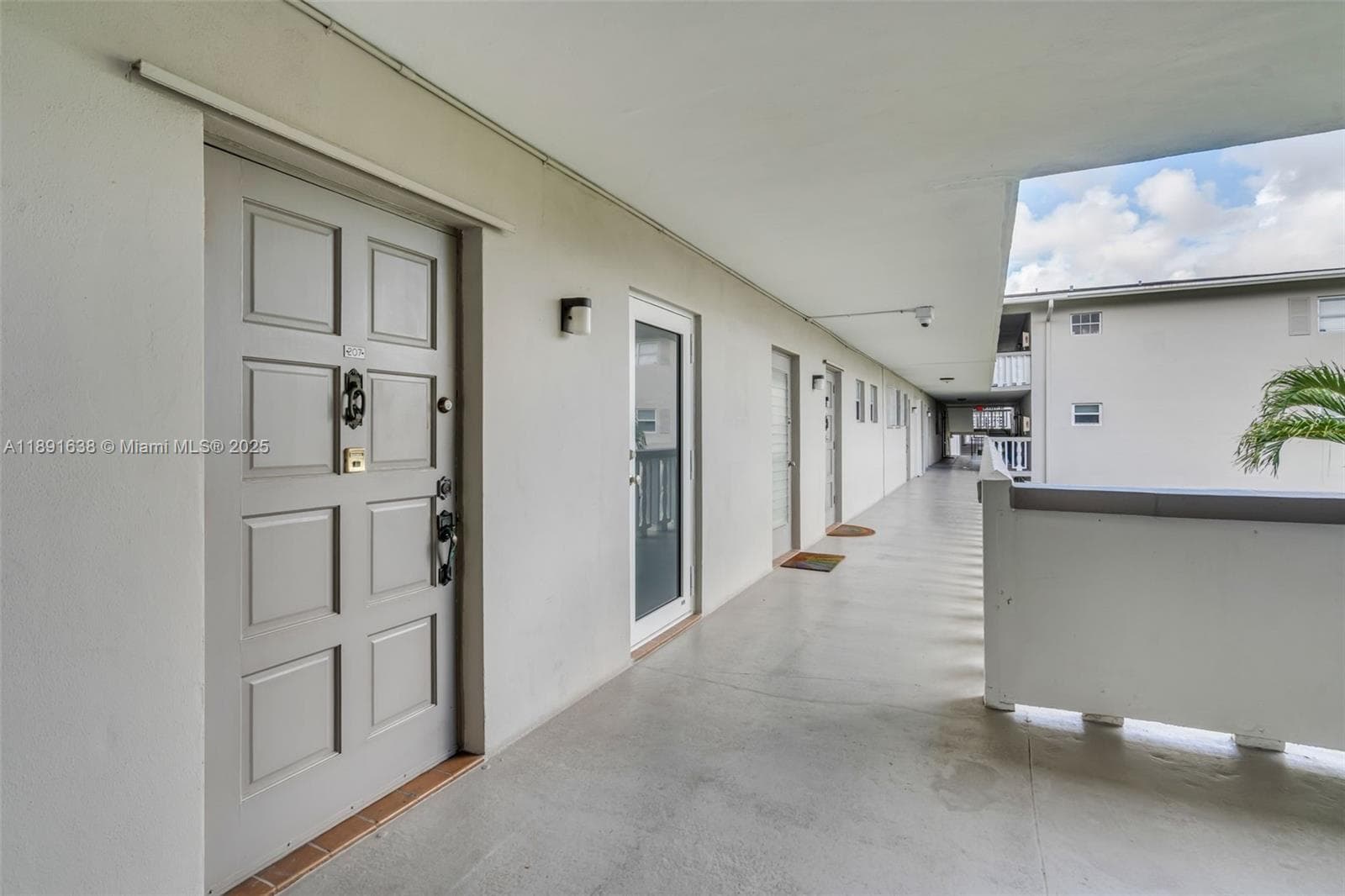 Hillcrest · #207 in Hollywood - Photo 3