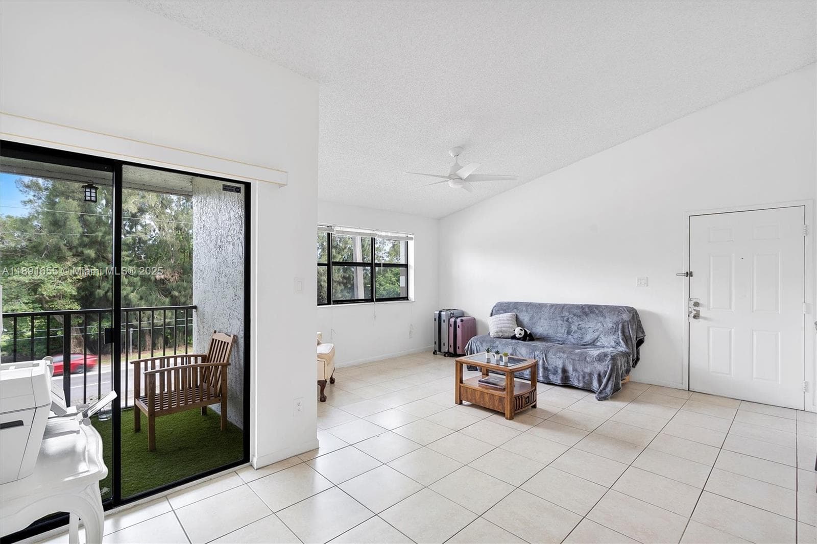 HOLLYWOOD PARC CONDOMINIU · #35-1 in Hollywood - Photo 2