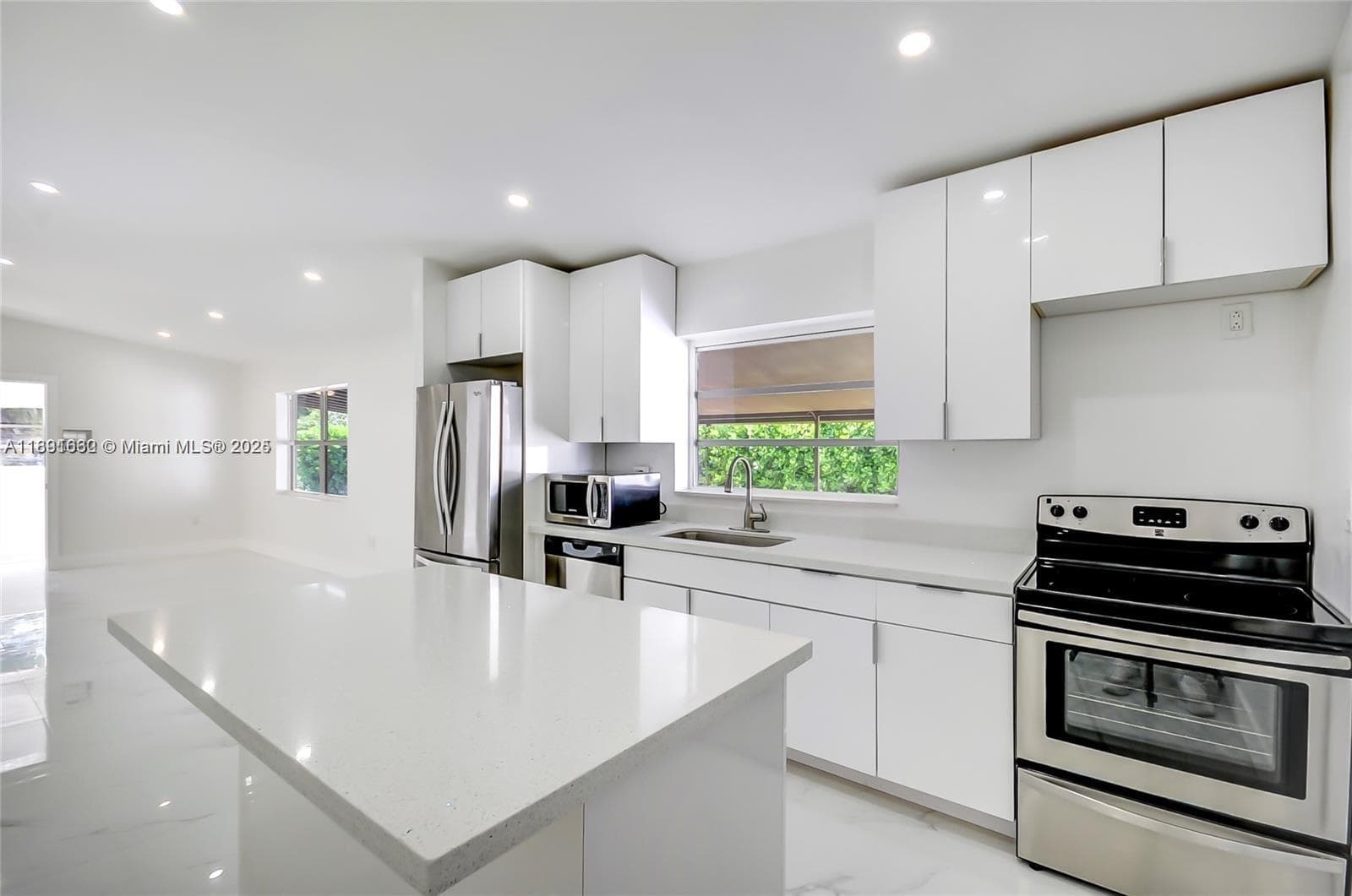 14465 SW 290th Ter photo 2